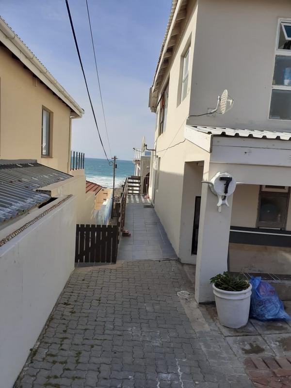 8 Bedroom Property for Sale in Jongensfontein Western Cape